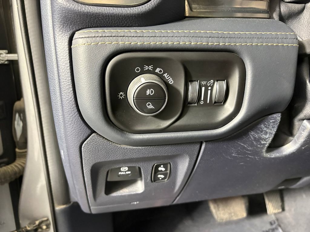 Used 2019 RAM 1500 Limited AWD/4WD image 13