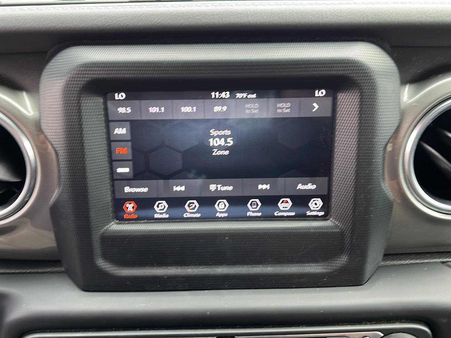 Used 2019 Jeep Wrangler Unlimited Sahara image 27