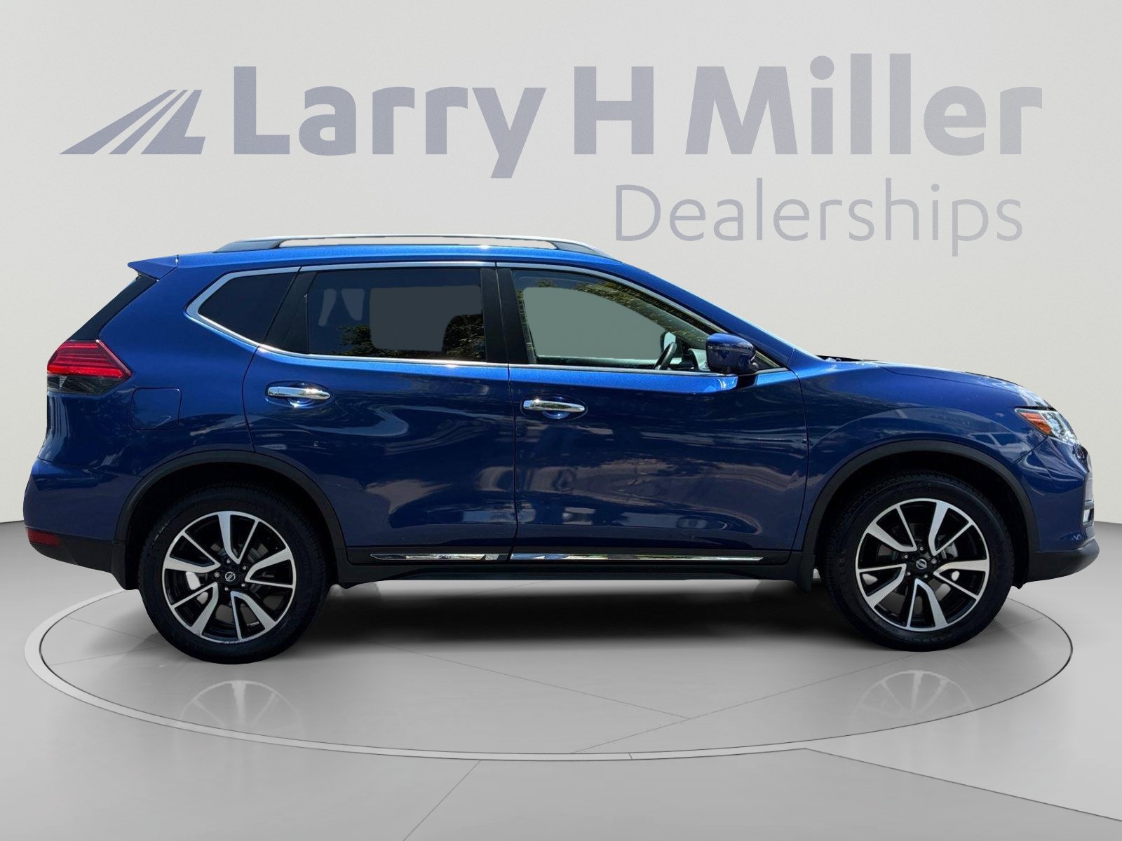Used 2017 Nissan Rogue SL w/ SL Premium Package AWD/4WD image 6