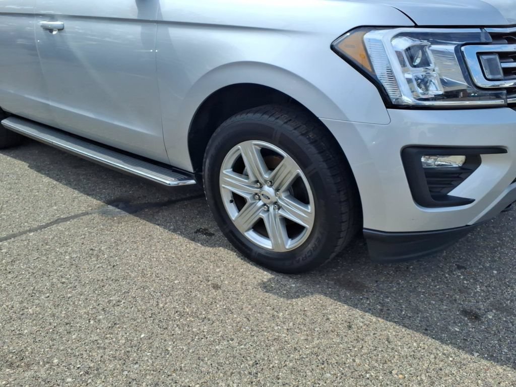 Certified 2018 Ford Expedition Max XLT w/ Equipment Group 202A AWD/4WD image 4