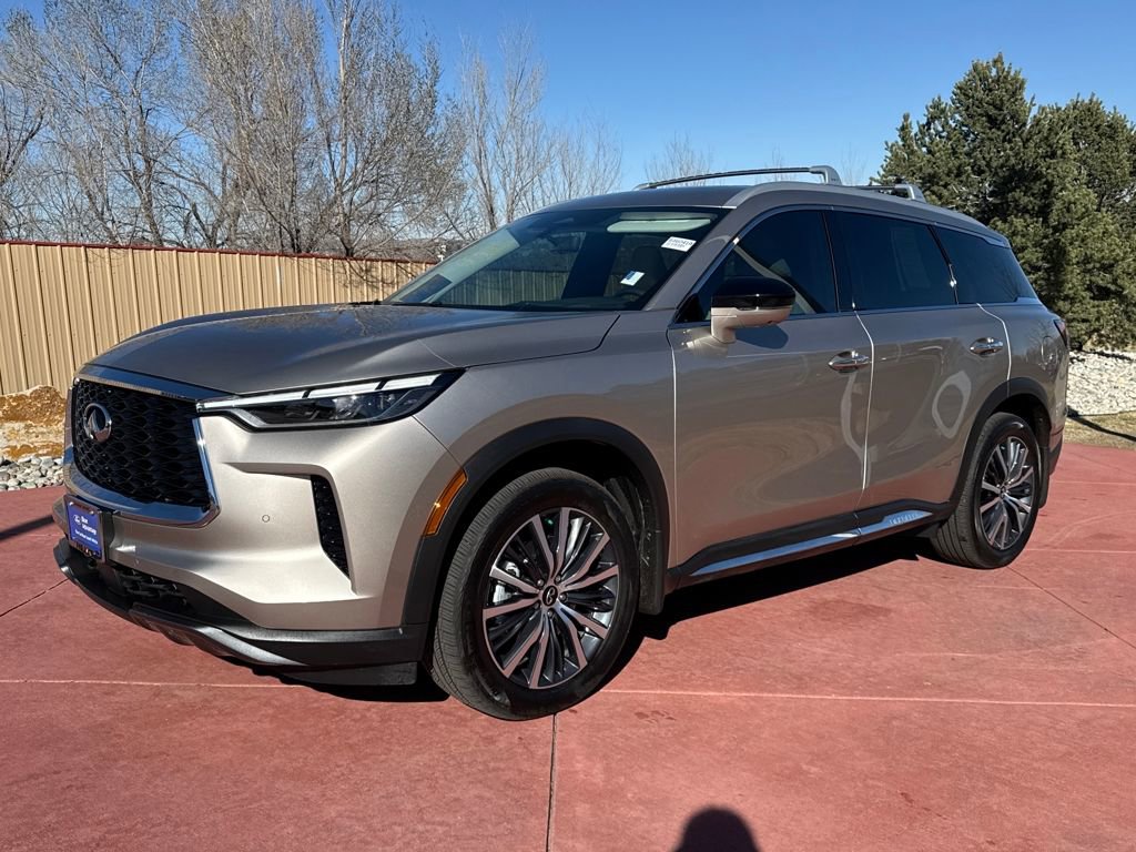 Used 2025 INFINITI QX60 Sensory w/ Vision Package image 3