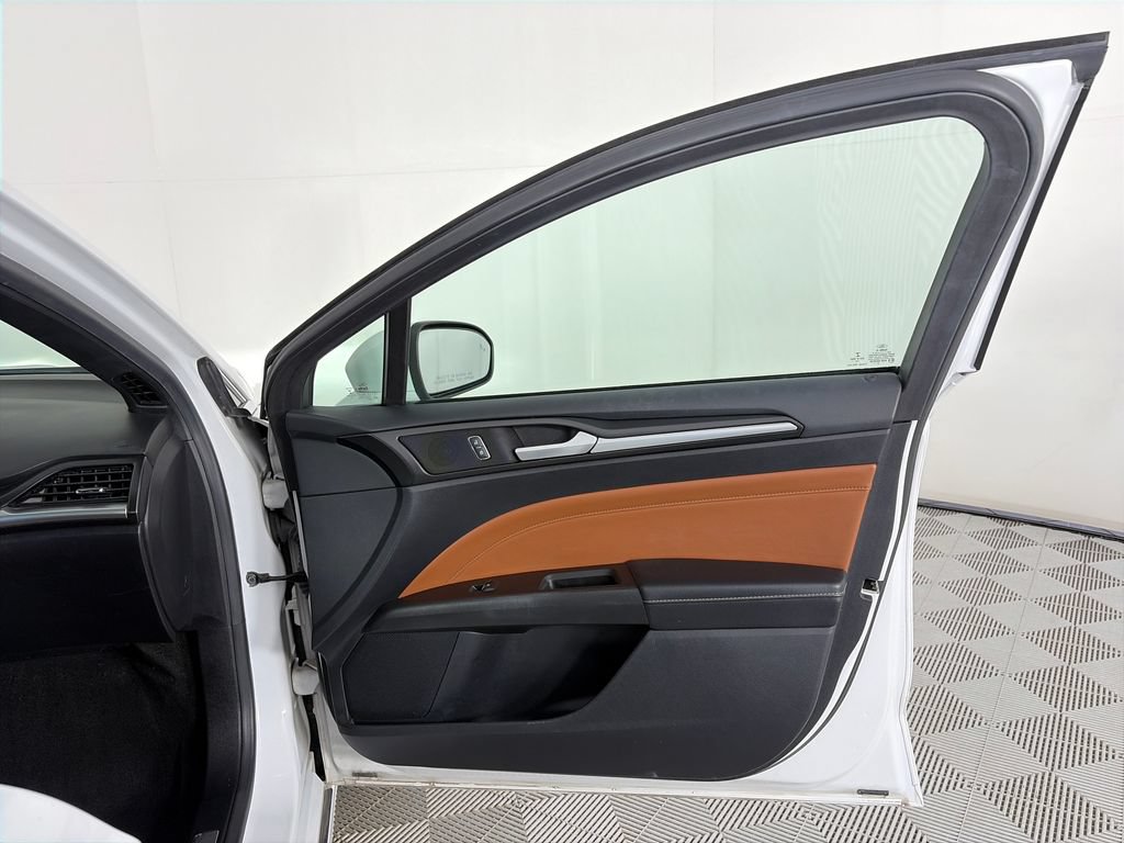 Certified 2020 Ford Fusion Titanium FWD image 30