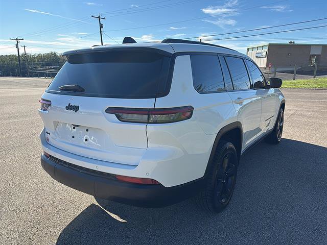Used 2024 Jeep Grand Cherokee L Altitude AWD/4WD image 4
