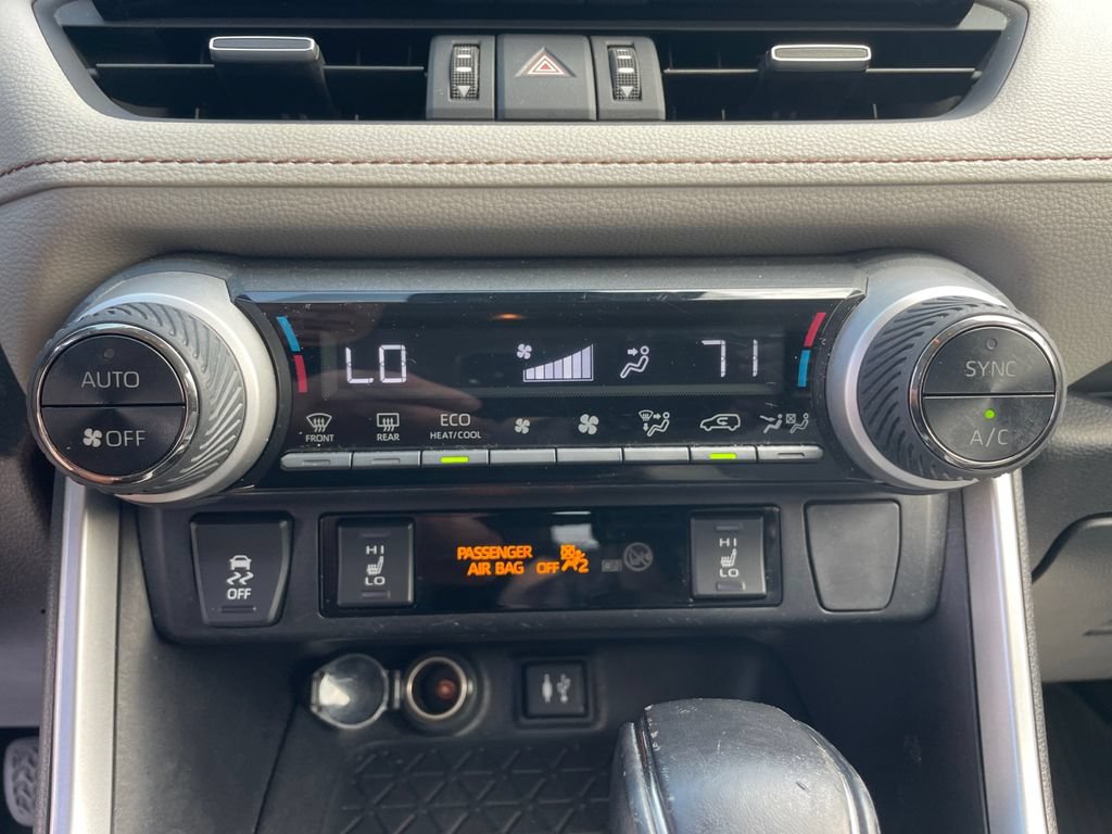 Used 2019 Toyota RAV4 XLE Premium w/ Cold Weather Package AWD/4WD image 28