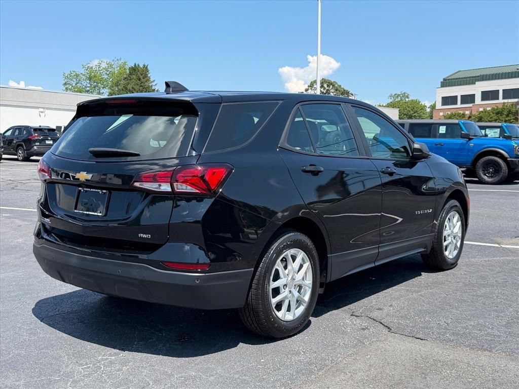 Used 2023 Chevrolet Equinox LS AWD/4WD image 4