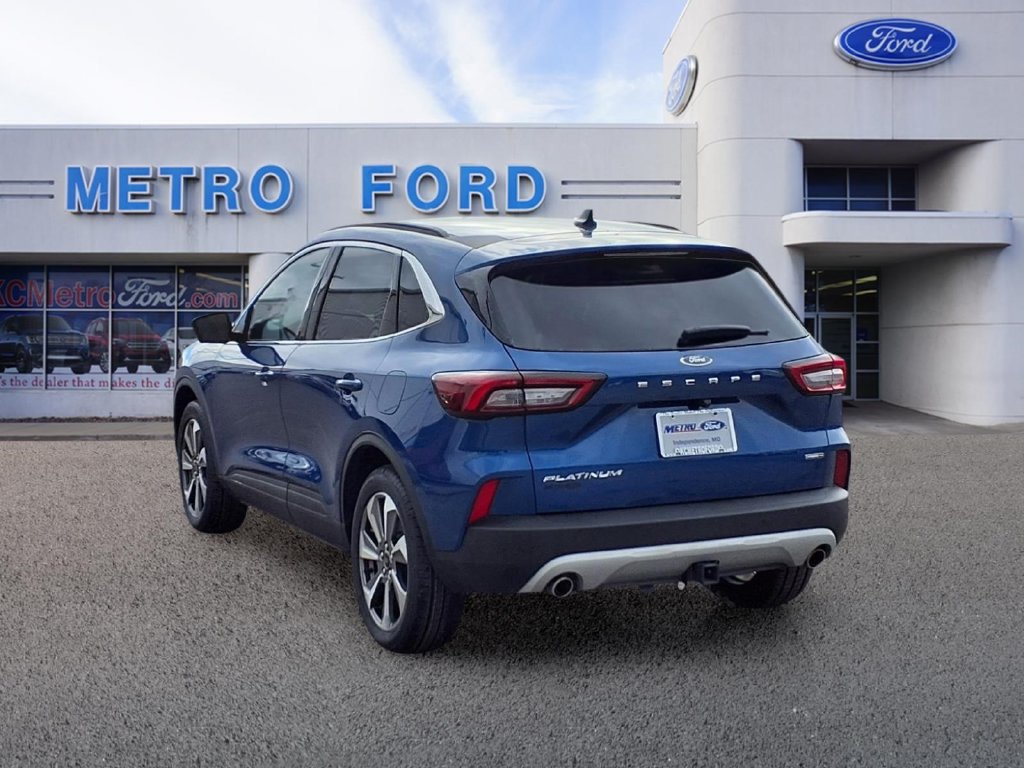 Certified 2023 Ford Escape Platinum w/ Class II Trailer Tow Package AWD/4WD image 5