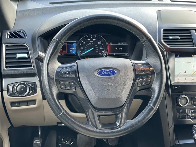 Certified 2018 Ford Explorer XLT w/ Equipment Group 202A image 7