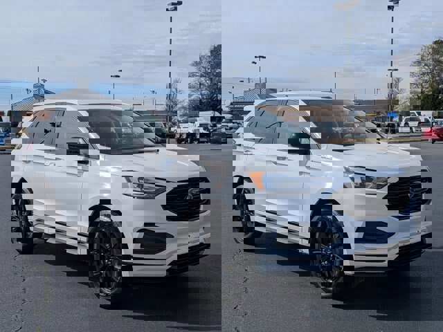 Certified 2022 Ford Edge SE w/ Black Appearance Package image 6
