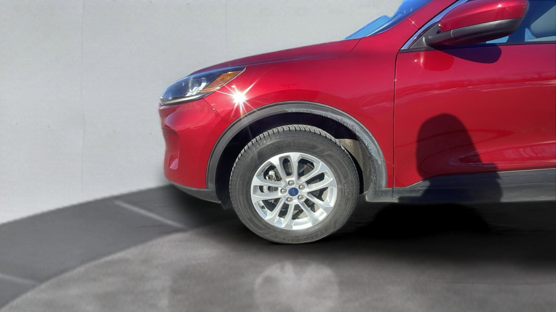 Certified 2020 Ford Escape SE image 23