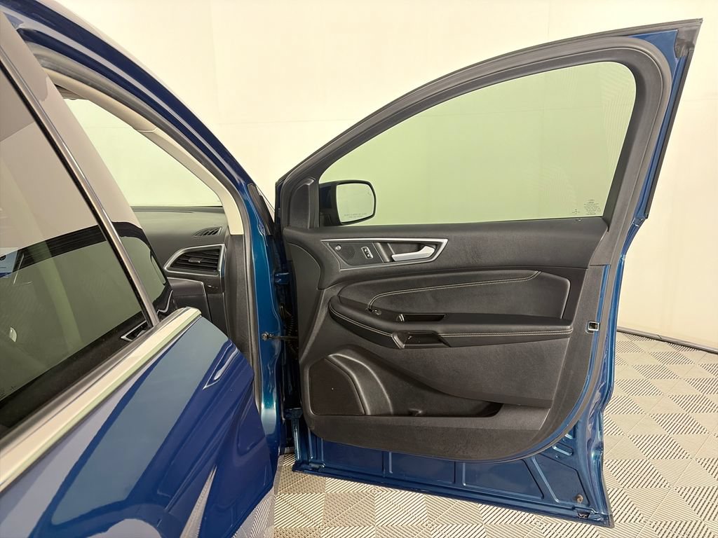 Certified 2020 Ford Edge Titanium AWD/4WD image 30