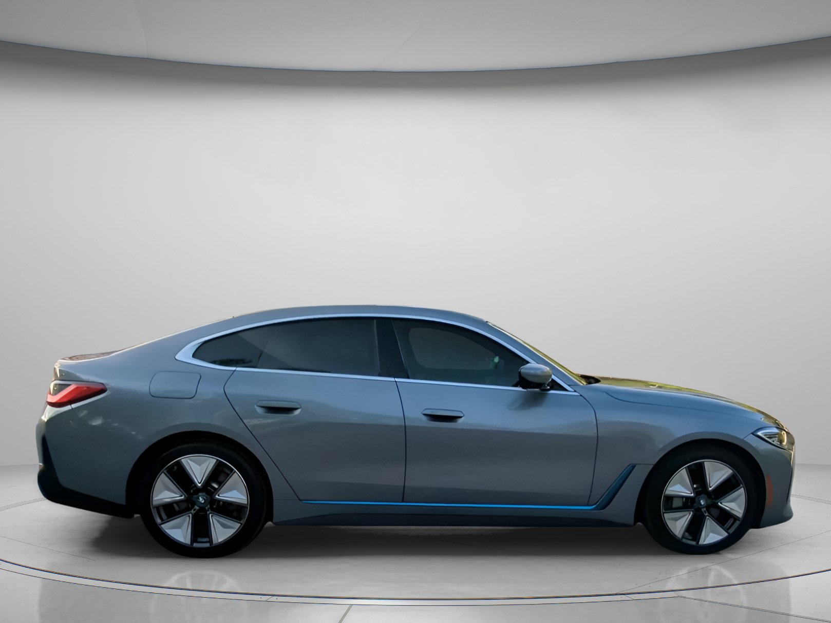 Used 2023 BMW i4 eDrive40 w/ Premium Package RWD image 32