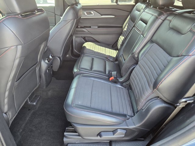 Certified 2025 Ford Explorer ST-Line w/ Premium Package AWD/4WD image 10