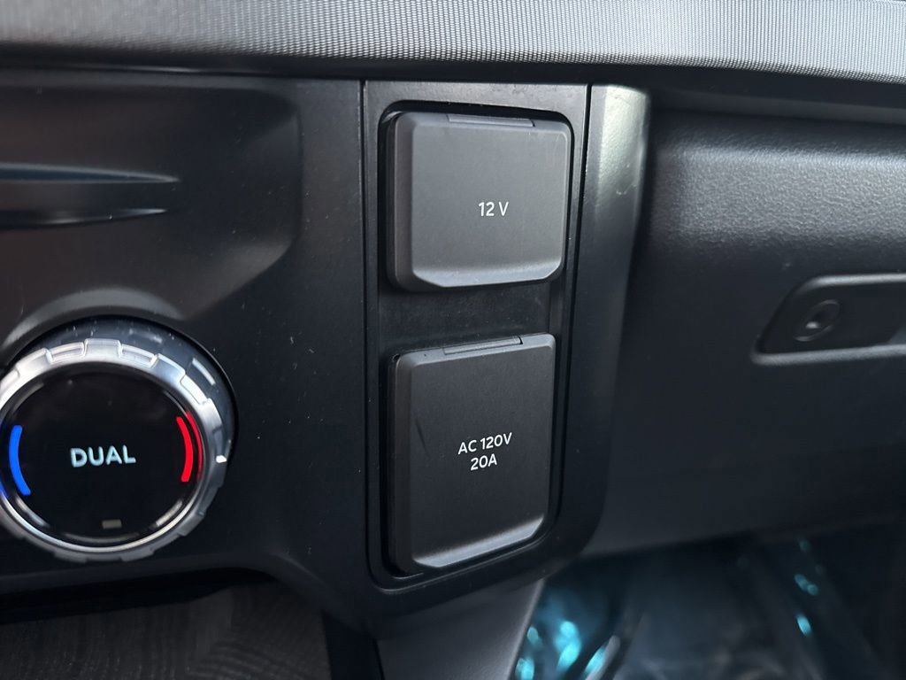 Certified 2023 Ford F350 Platinum w/ FX4 Off-Road Package image 35