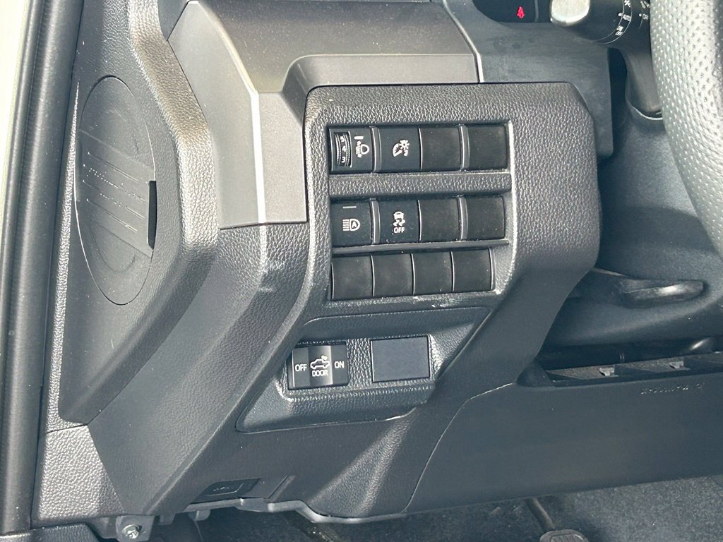 Used 2024 Toyota Tacoma SR5 w/ SR5 Upgrade Package AWD/4WD image 33