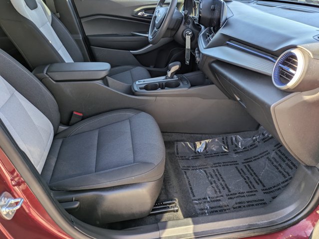 Used 2025 Chevrolet Trax LS FWD image 23