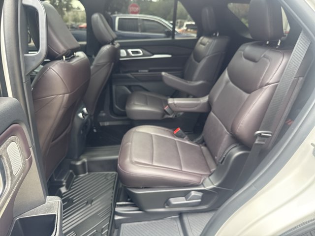 Certified 2026 Ford Explorer Platinum RWD image 19