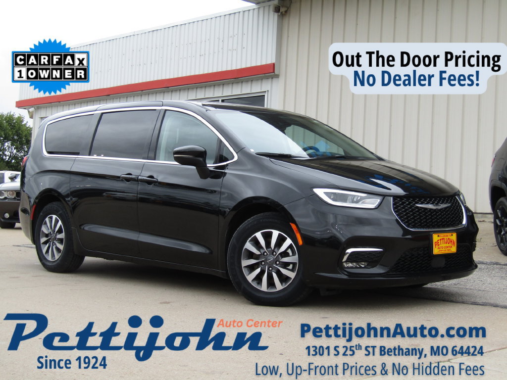 Used 2023 Chrysler Pacifica Touring-L FWD image 1