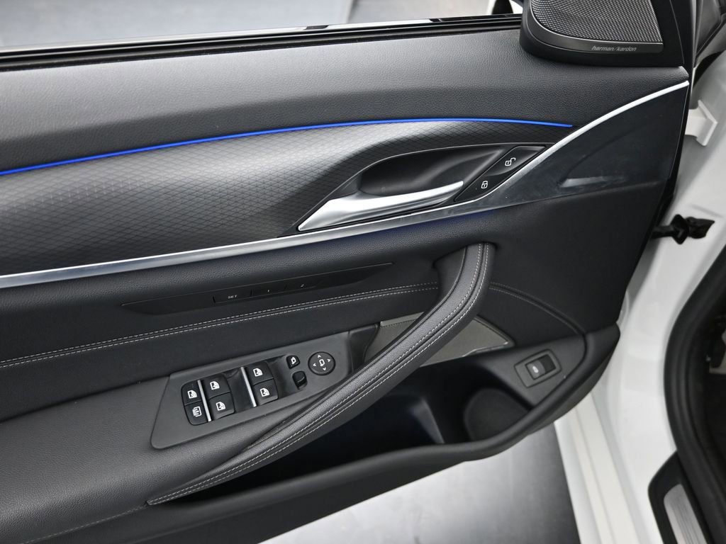 Used 2022 BMW 540i 540i w/ Executive Package image 38