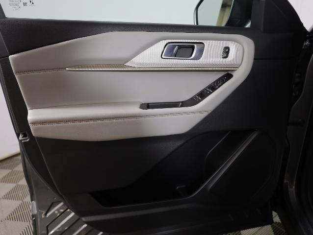 Certified 2025 Ford Explorer Active w/ Active Comfort Package AWD/4WD image 30