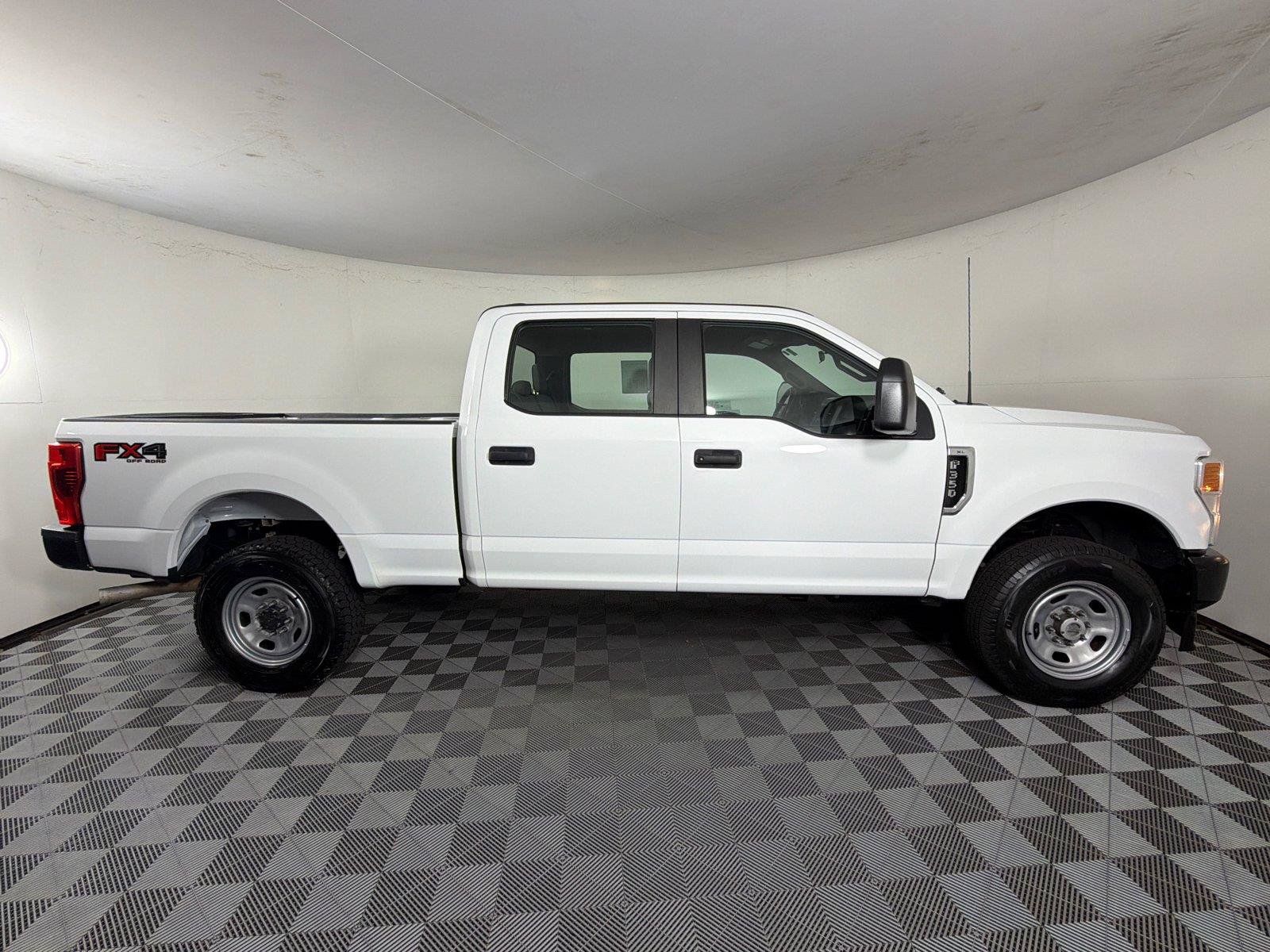 Certified 2022 Ford F350 XL w/ FX4 Off-Road Package AWD/4WD image 9