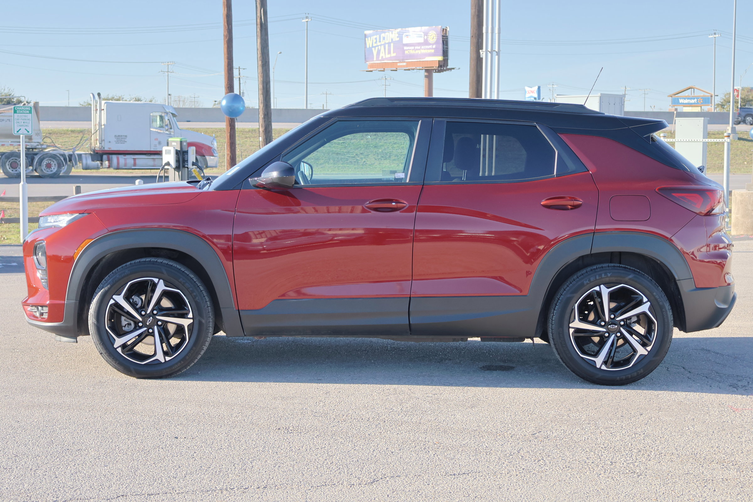 Used 2022 Chevrolet TrailBlazer RS w/ Sun and Liftgate Package image 10