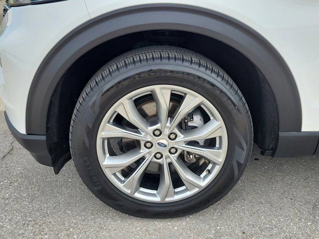 Certified 2023 Ford Explorer XLT w/ Equipment Group 202A image 8