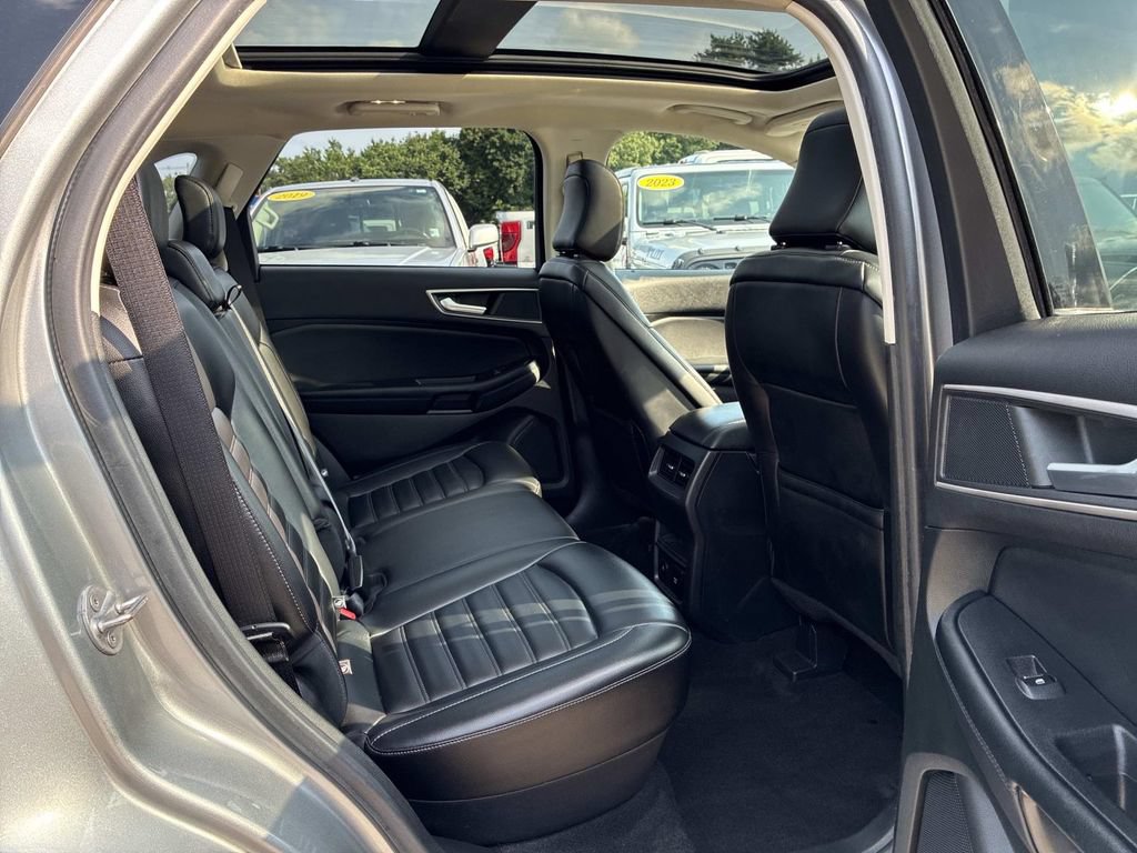 Certified 2022 Ford Edge SEL w/ Convenience Package AWD/4WD image 11