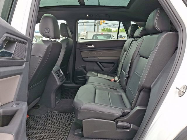 Used 2022 Volkswagen Atlas Cross Sport SEL R-Line AWD/4WD image 10