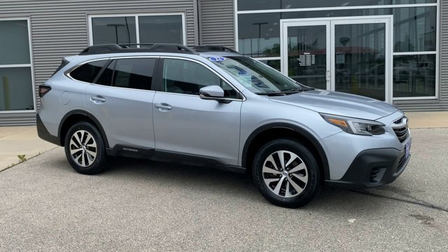Used 2022 Subaru Outback Premium AWD/4WD image 3
