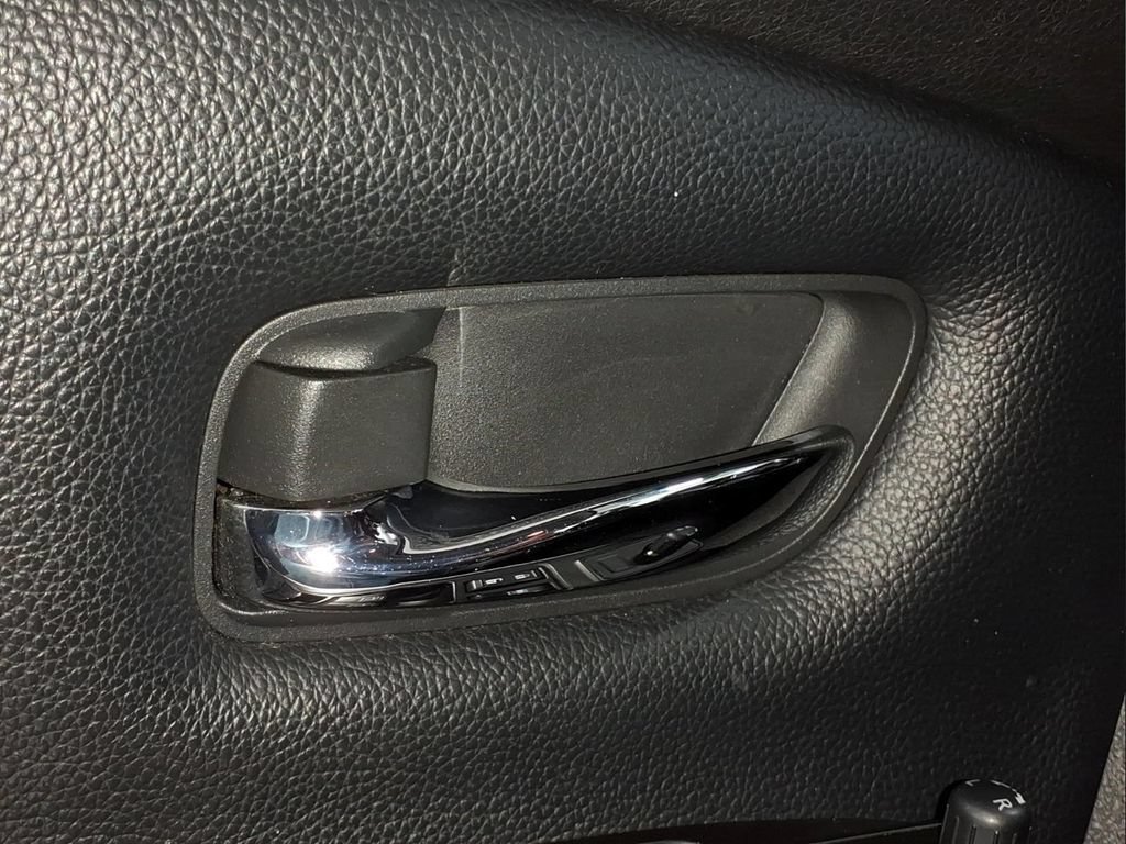 Used 2019 Nissan Titan PRO-4X AWD/4WD image 14