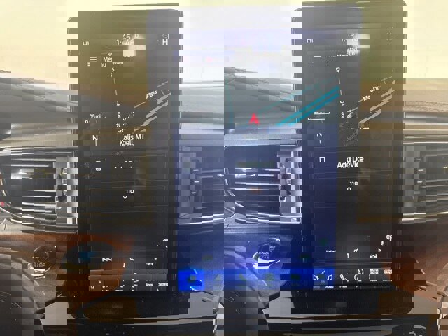 Certified 2022 Ford Explorer King Ranch w/ Premium Technology Package image 16