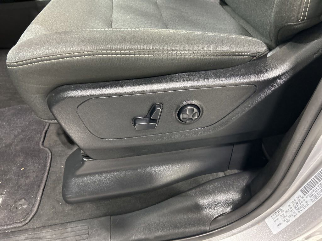 Used 2020 RAM 1500 Big Horn AWD/4WD image 12