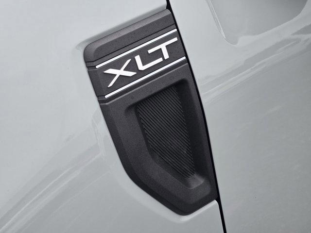 Certified 2022 Ford Maverick XLT w/ Equipment Group 300A Standard image 11