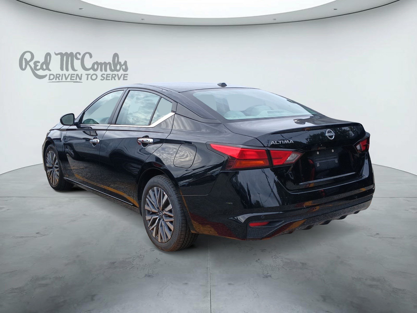 Used 2025 Nissan Altima 2.5 SV FWD image 4