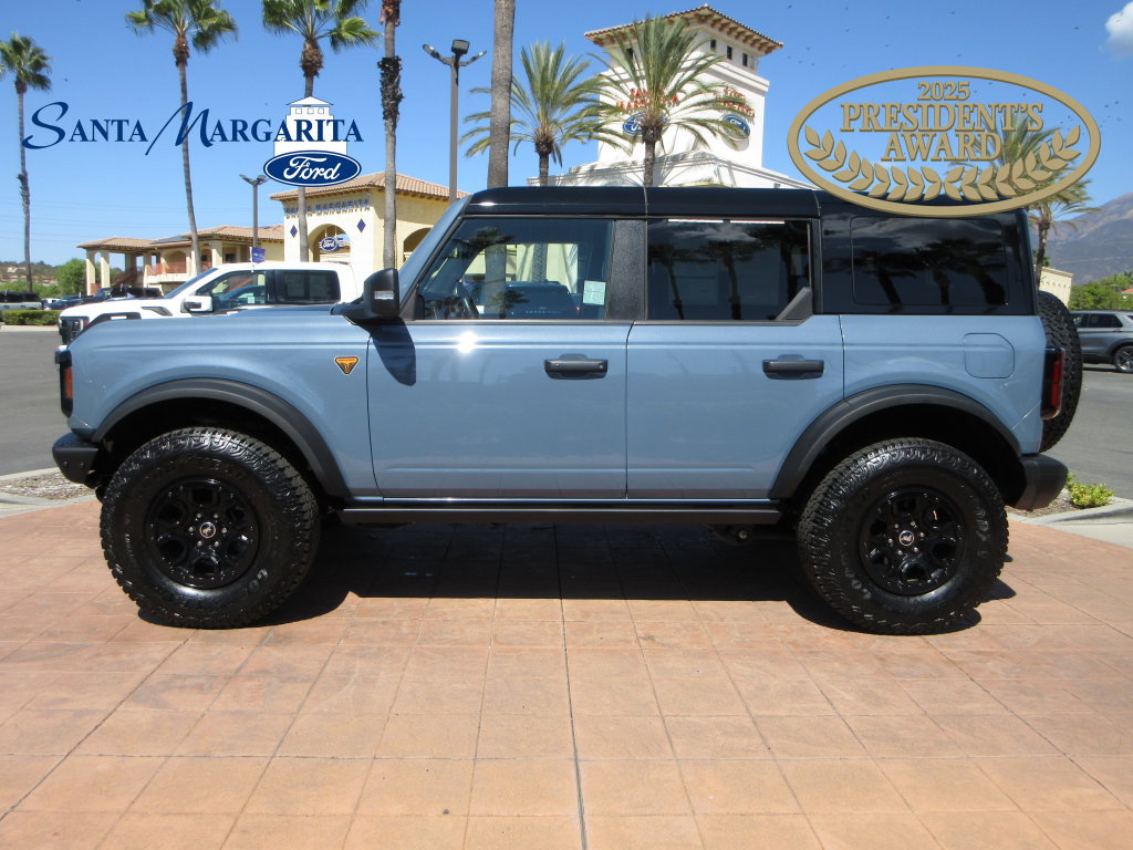 Certified 2025 Ford Bronco Badlands AWD/4WD image 1