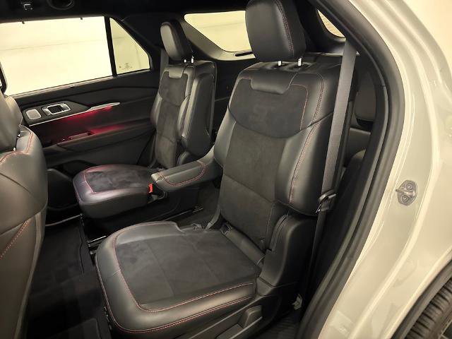 Certified 2025 Ford Explorer ST RWD image 32