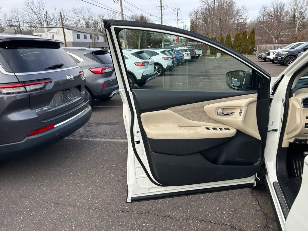 Used 2020 Nissan Murano SL w/ Moonroof Package image 11