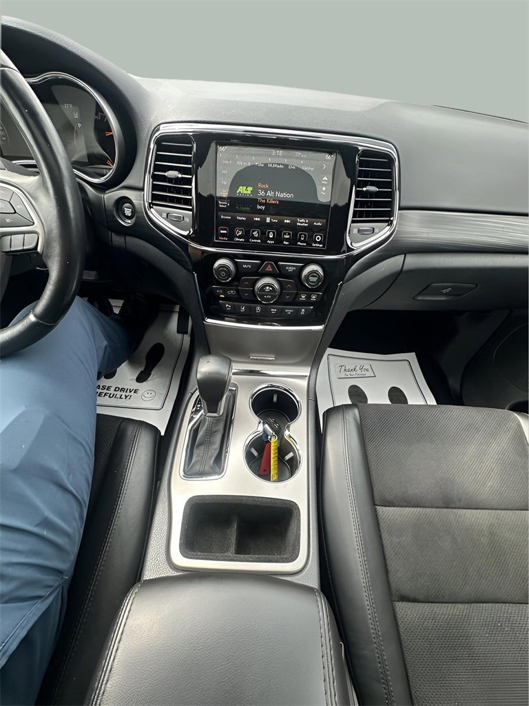 Used 2021 Jeep Grand Cherokee Laredo X image 26