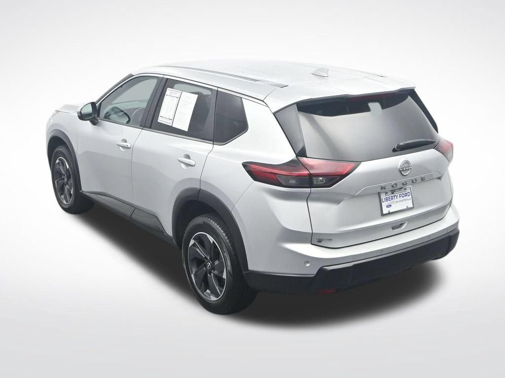 Used 2025 Nissan Rogue SV FWD image 37