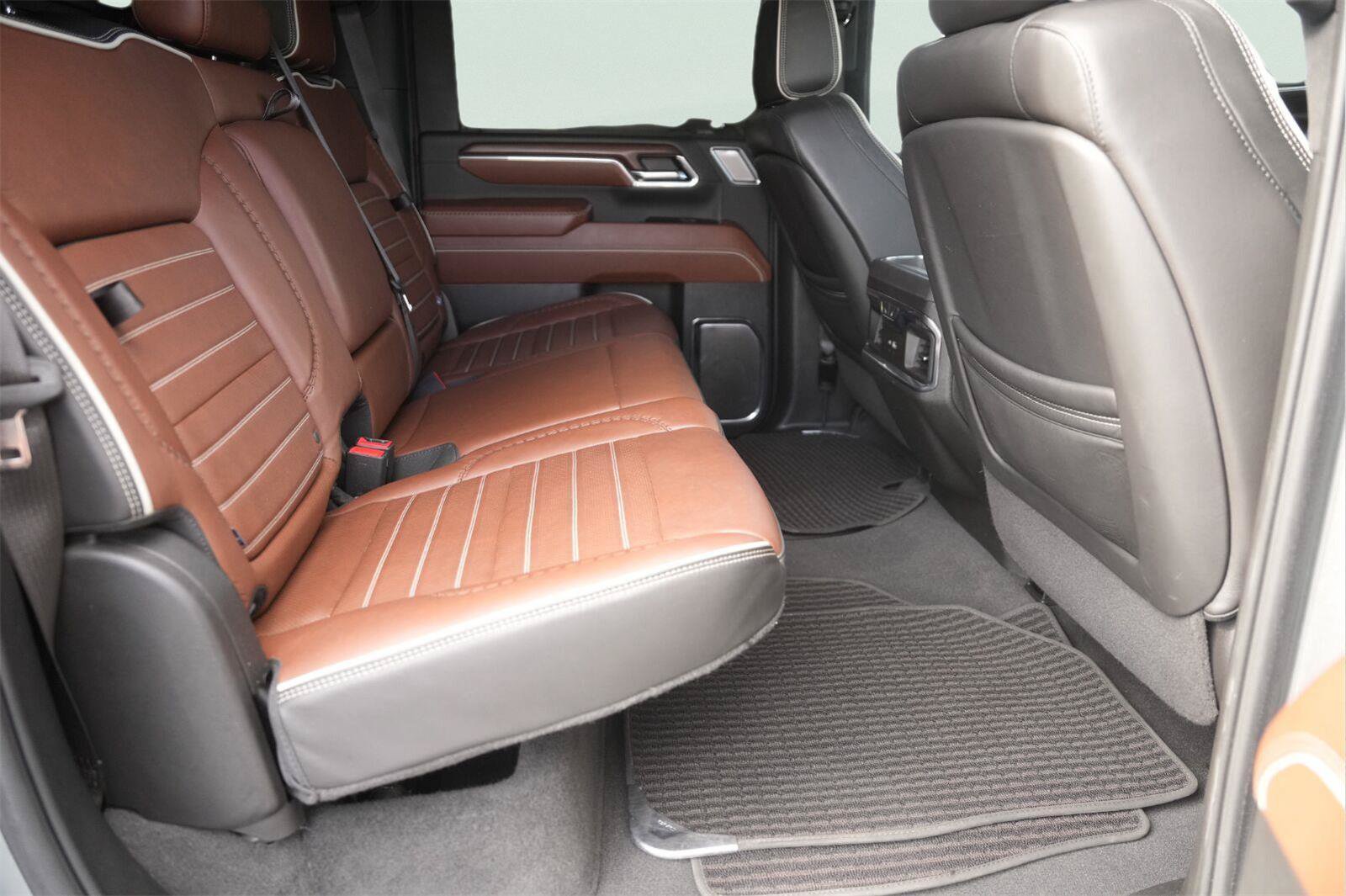 Used 2024 GMC Sierra 2500 Denali Ultimate AWD/4WD image 16