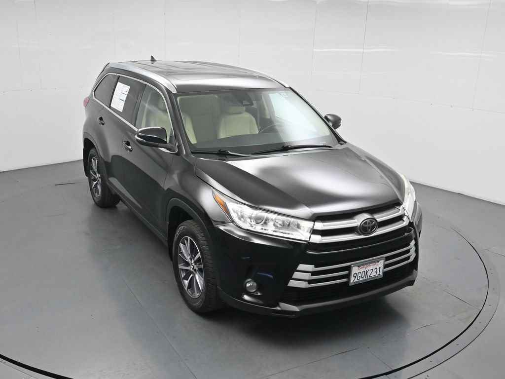Used 2018 Toyota Highlander XLE AWD/4WD image 37