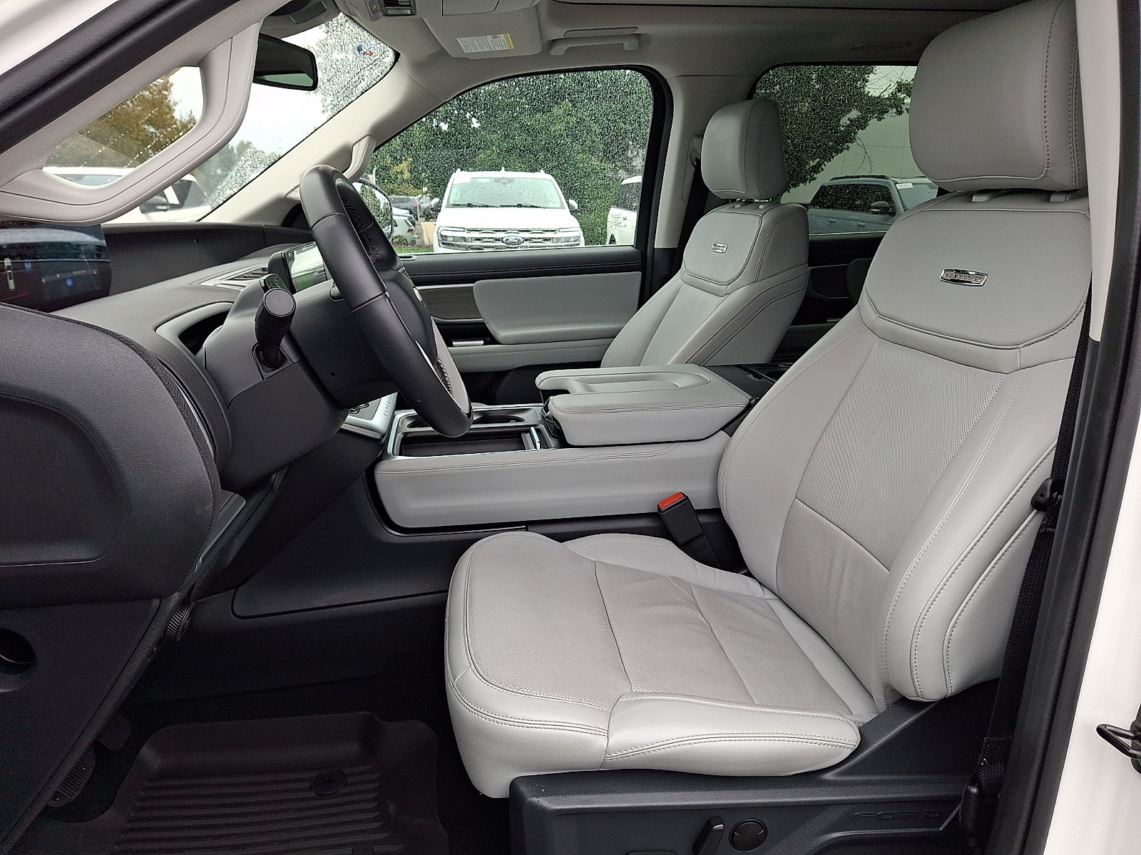 Certified 2025 Ford Expedition Platinum w/ Driver's Package AWD/4WD image 17