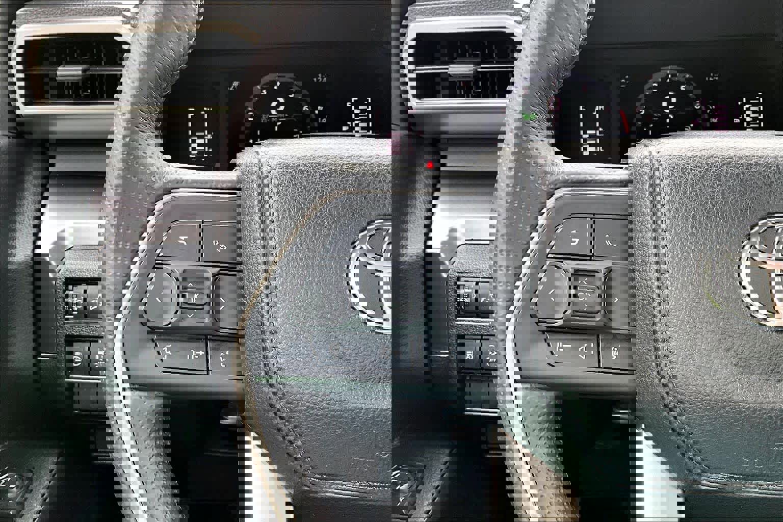 Used 2025 Toyota 4Runner SR5 image 23