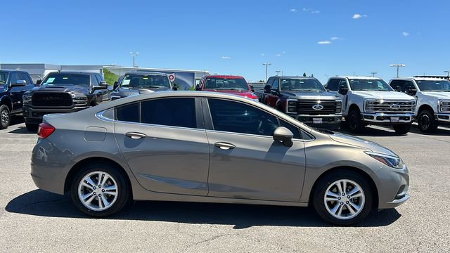Used 2018 Chevrolet Cruze LT w/ Convenience Package FWD image 2
