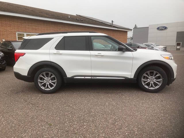 Certified 2020 Ford Explorer XLT w/ Equipment Group 202A AWD/4WD image 4