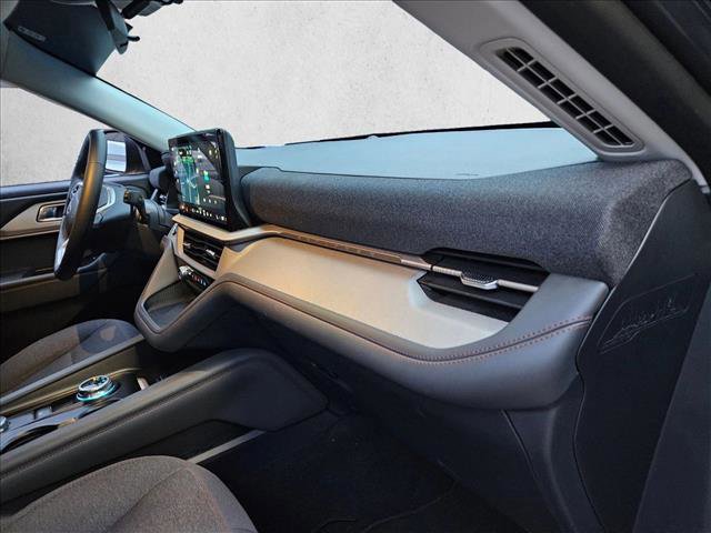 Certified 2025 Ford Explorer Active image 27