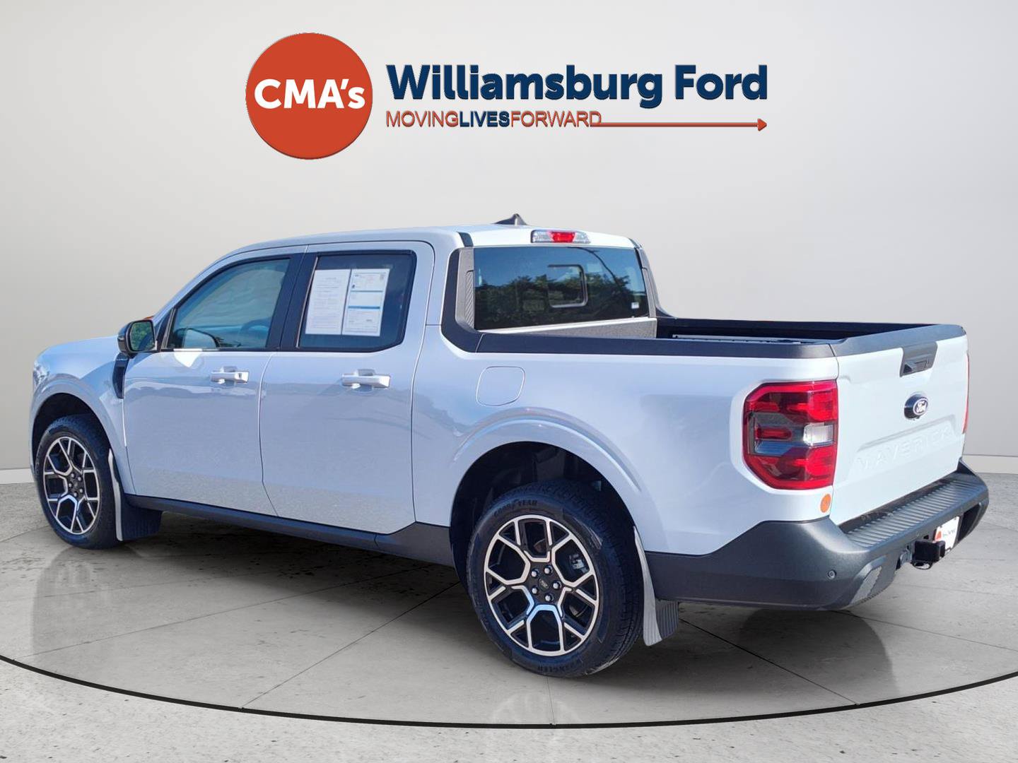Certified 2025 Ford Maverick Lariat w/ 4K Tow Package AWD/4WD image 3