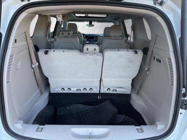 Used 2020 Chrysler Pacifica Limited image 25