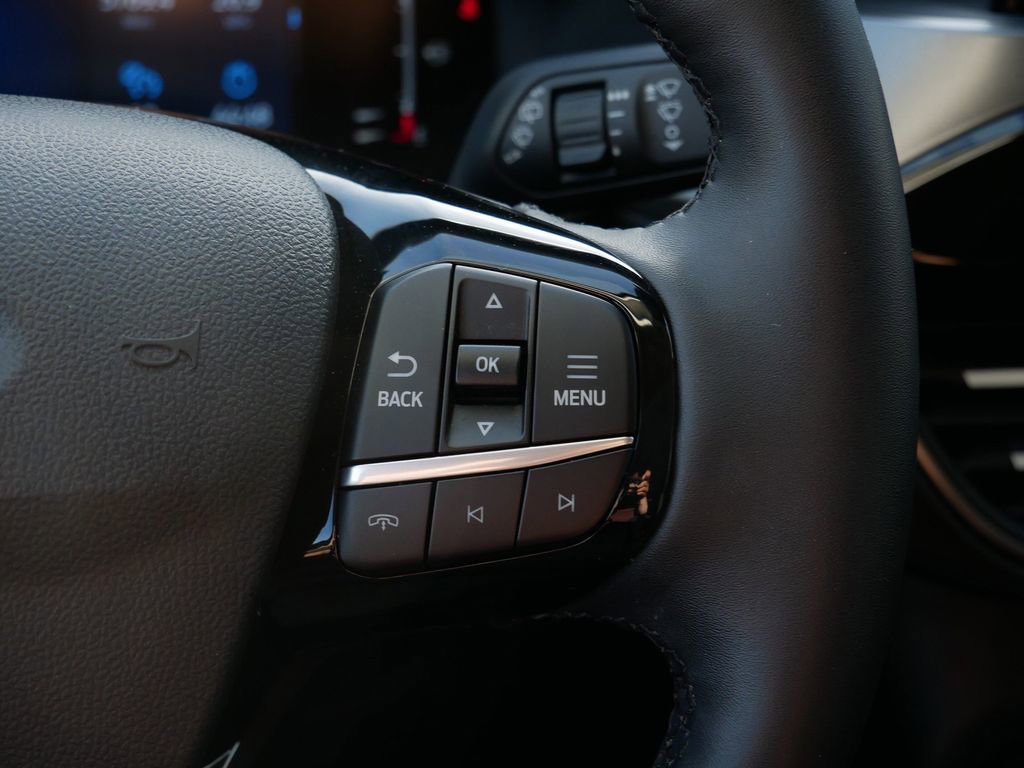 Certified 2023 Ford Escape Active AWD/4WD image 19