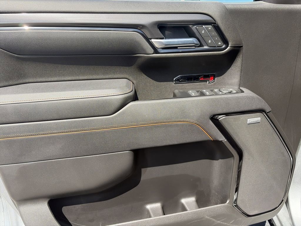 Used 2025 GMC Sierra 1500 AT4 w/ AT4 Premium Package AWD/4WD image 18